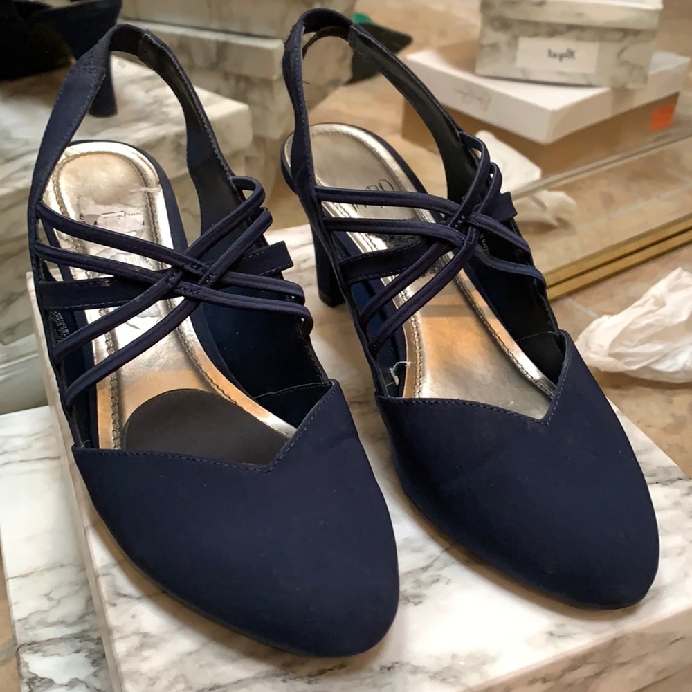 Navy Heels 7.5
